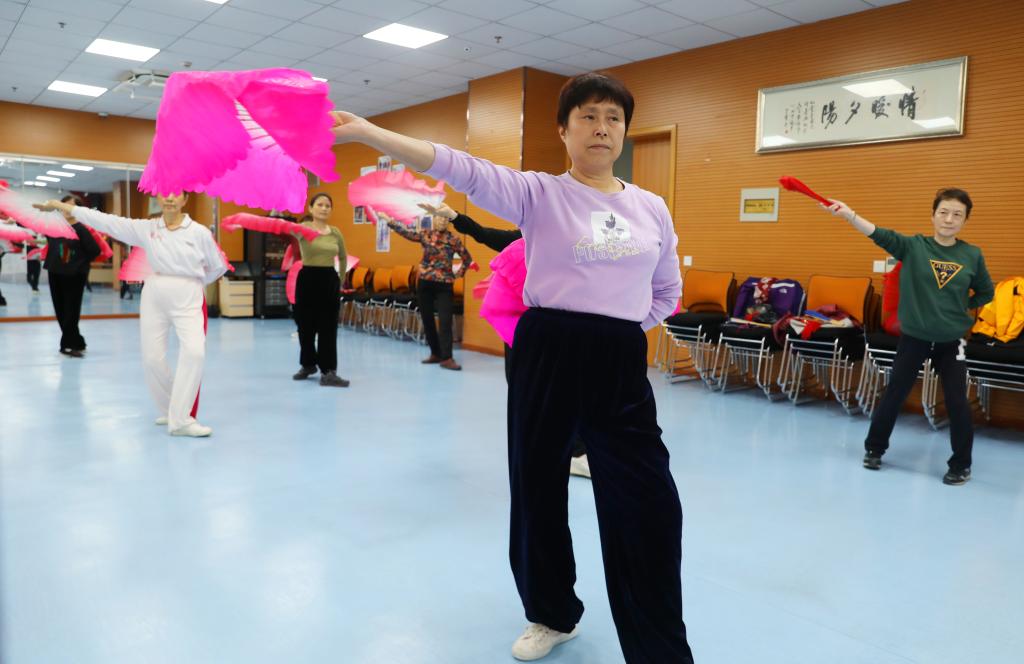 健康不“宅”冬冬季运动小贴半岛体育士来了(图1)